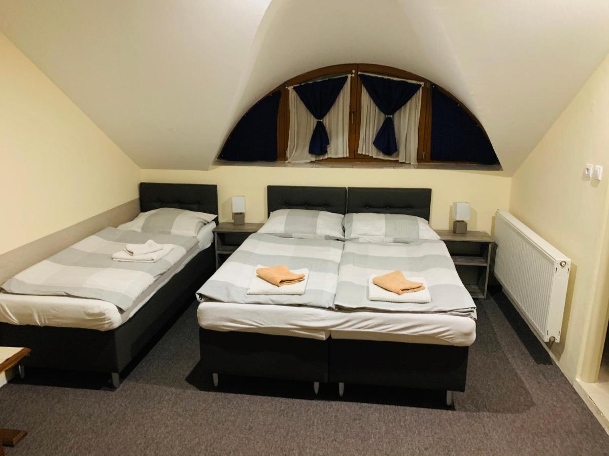 NesvadyEder住宿加早餐旅馆 外观 照片